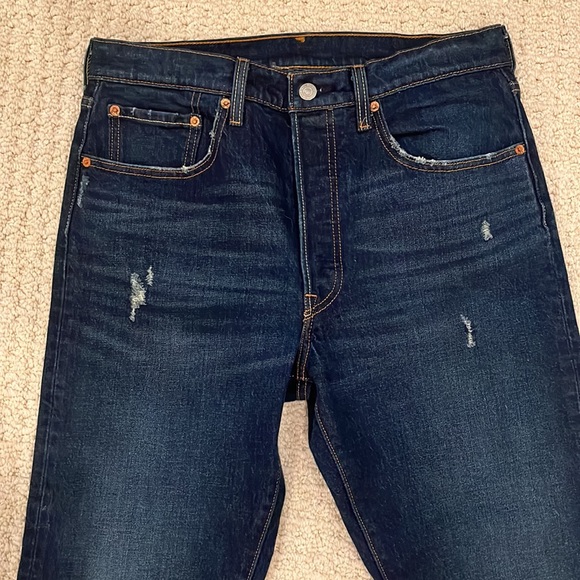 COPY - Levis 501 with minimal distressing, size 30 x 30. - Picture 4 of 15